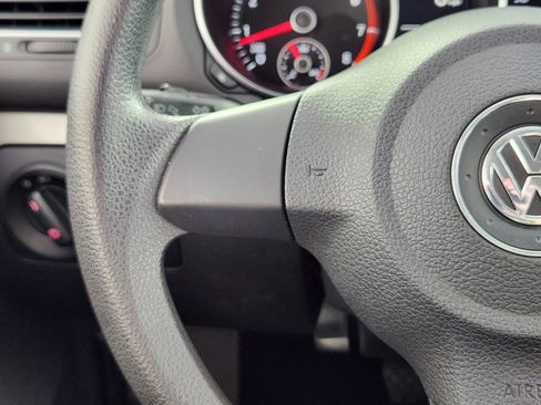 Used 2012 Volkswagen Golf 4-Door FWD image 18
