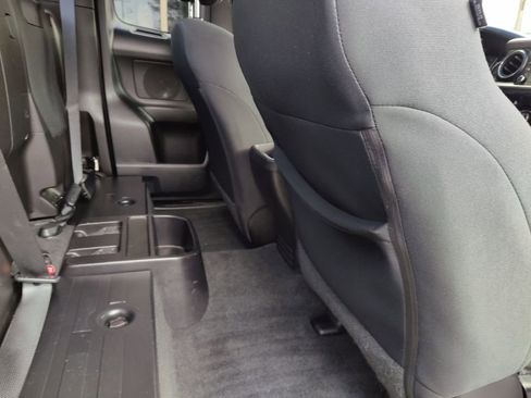 Used 2021 Toyota Tacoma TRD Sport image 15