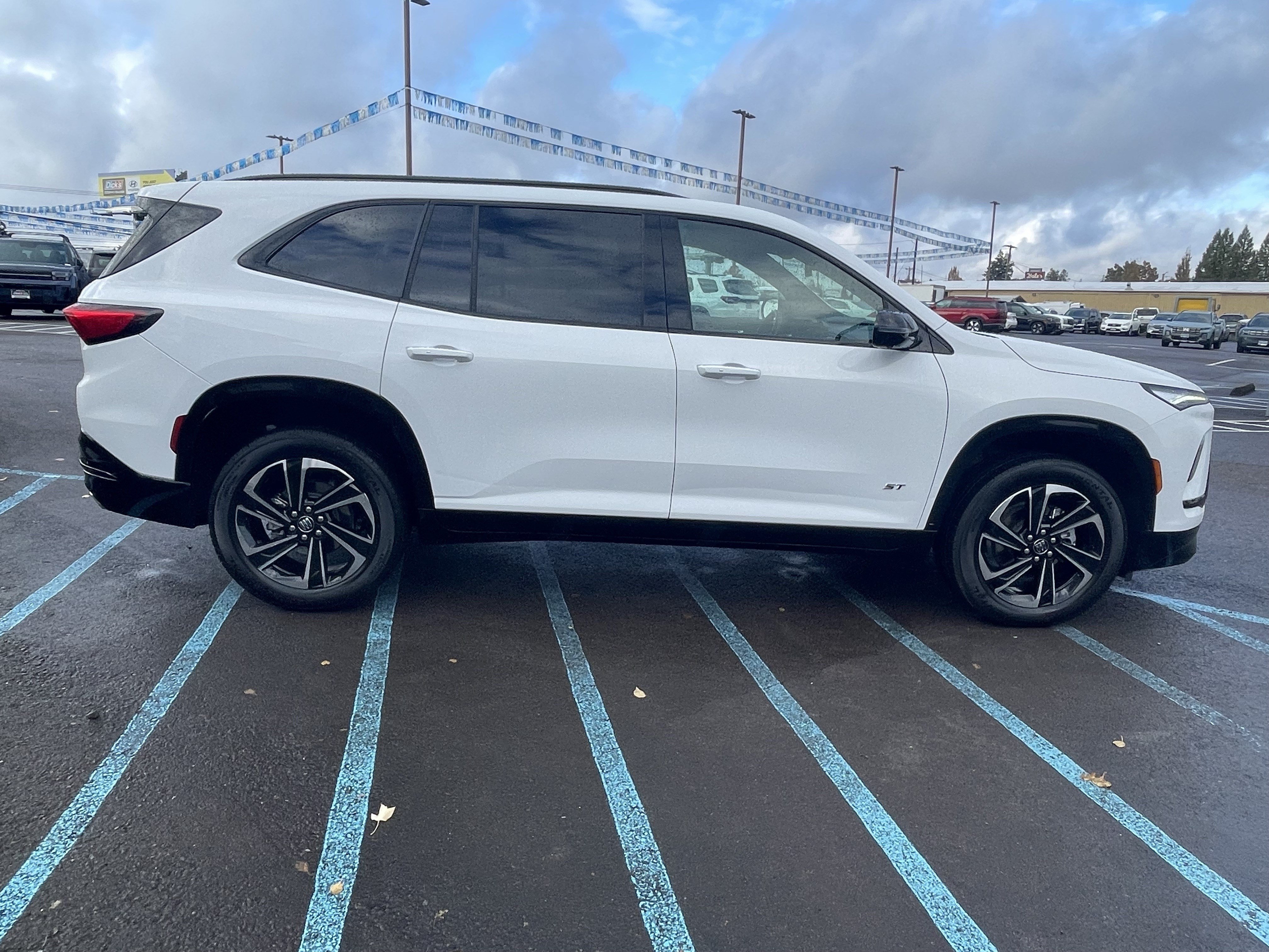 Used 2026 Buick Enclave Sport Touring AWD/4WD image 6