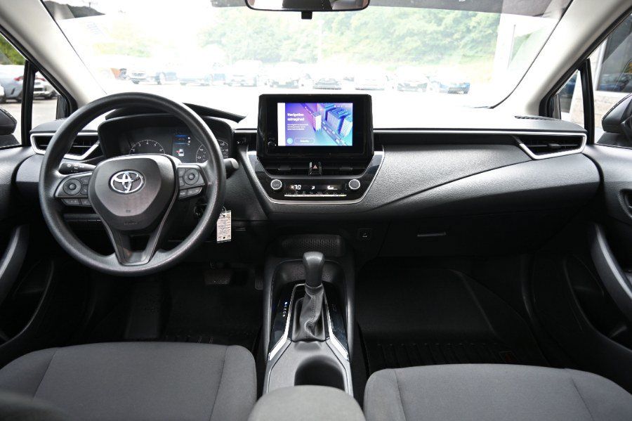 Used 2024 Toyota Corolla LE FWD image 10