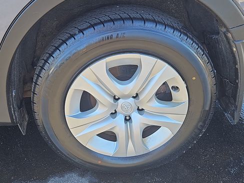 Used 2014 Toyota RAV4 LE image 20