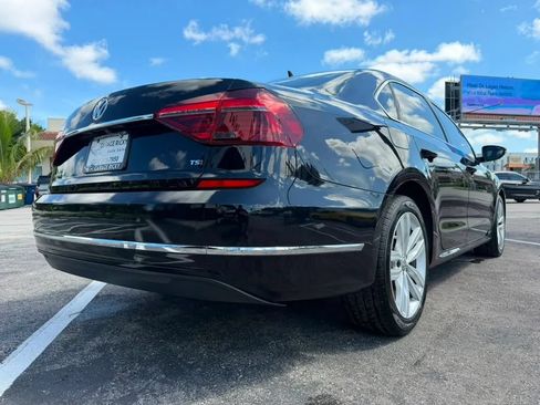 Used 2018 Volkswagen Passat 2.0T SE FWD image 35