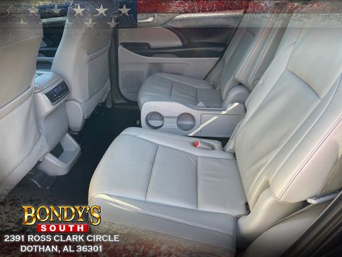 Used 2019 Toyota Highlander FWD V6 image 11