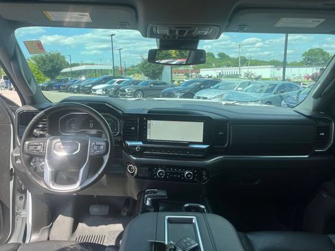 Used 2022 GMC Sierra 1500 SLT AWD/4WD image 23
