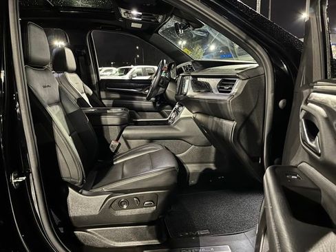 Used 2022 GMC Yukon Denali w/ Denali Premium Package image 29