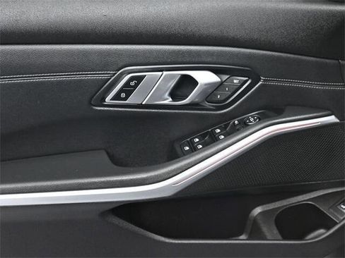 Used 2019 BMW 330i Sedan w/ Convenience Package image 11