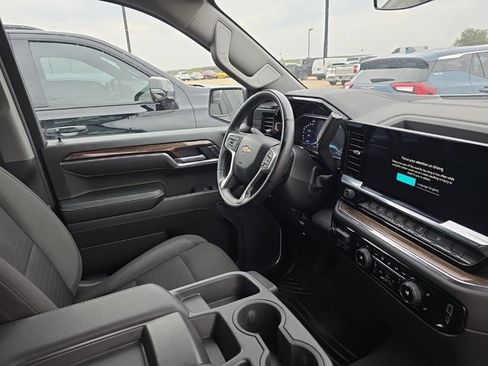 Used 2025 Chevrolet Silverado 1500 LT image 18