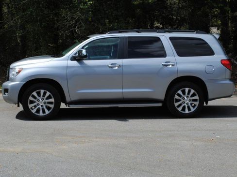 Used 2016 Toyota Sequoia Limited w/ Safety & Convenience Package image 10