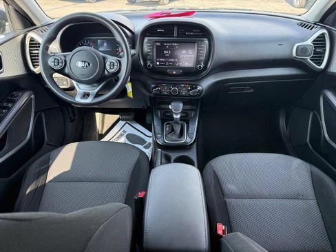Used 2022 Kia Soul LX w/ Technology Package FWD image 8