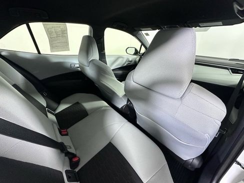 Used 2023 Toyota Corolla SE image 12