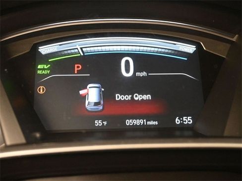 Used 2022 Honda CR-V Touring image 24