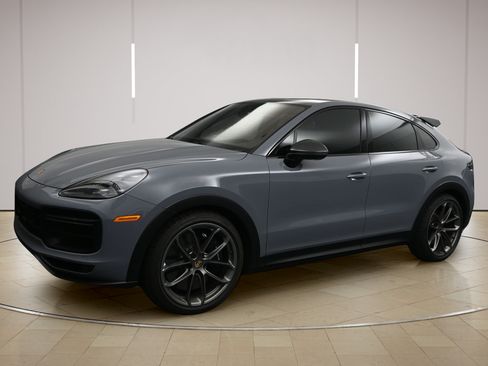 Certified 2022 Porsche Cayenne Turbo GT AWD/4WD image 4