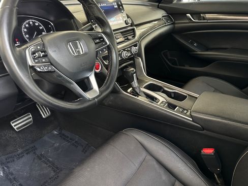 Used 2019 Honda Accord Sport image 4