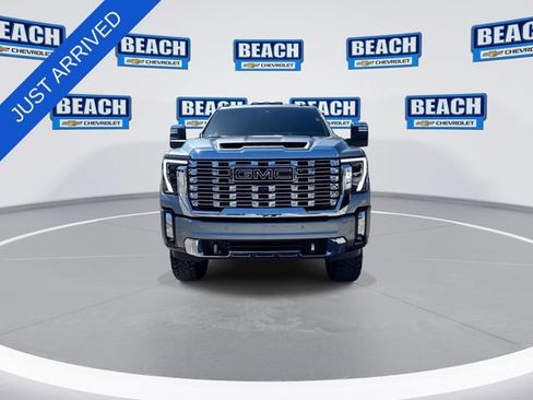 Used 2024 GMC Sierra 2500 Denali AWD/4WD image 3