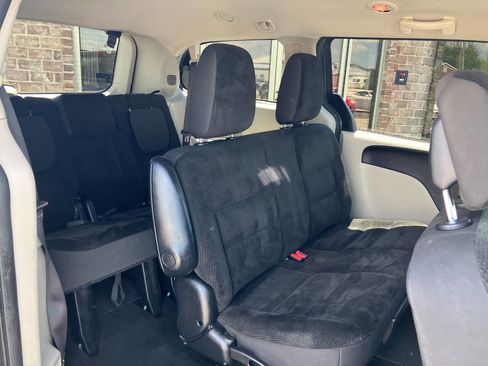 Used 2017 Dodge Grand Caravan SE w/ Power Window Group FWD image 12