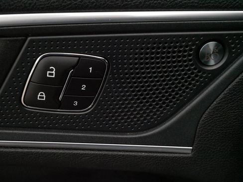 Used 2024 Ford Edge Titanium image 19