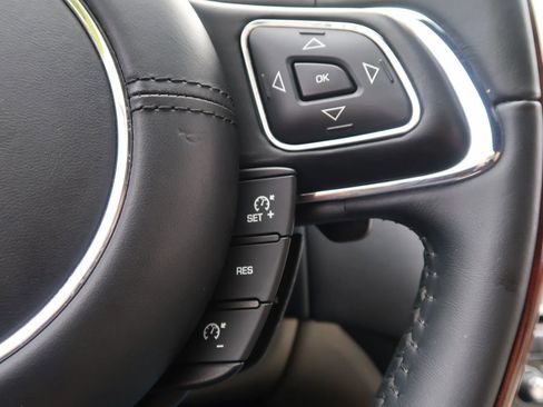 Used 2019 Jaguar XJ L Portfolio image 39