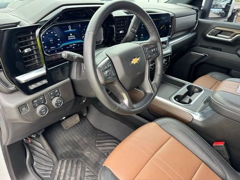 Used 2024 Chevrolet Silverado 2500 High Country w/ High Country Premium Package AWD/4WD image 16