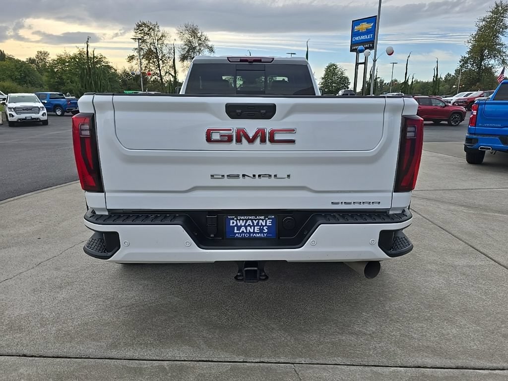 Used 2025 GMC Sierra 3500 Denali AWD/4WD image 5