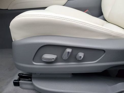 Certified 2024 Cadillac XT6 Premium Luxury image 25