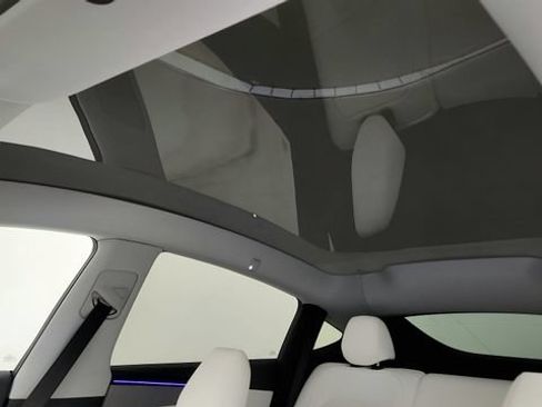 Used 2026 Tesla Model Y 2WD image 77