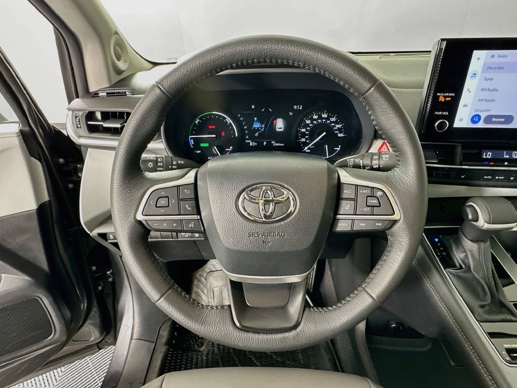 Certified 2025 Toyota Sienna XLE w/ XLE Plus Package FWD image 11