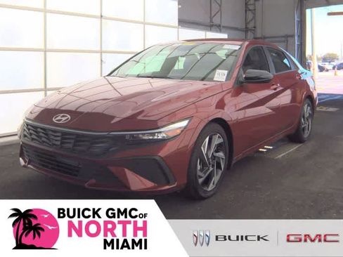Used 2025 Hyundai Elantra Sport FWD image 1