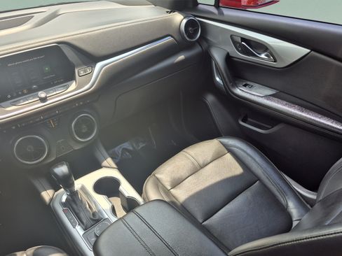 Used 2020 Chevrolet Blazer LT FWD image 15