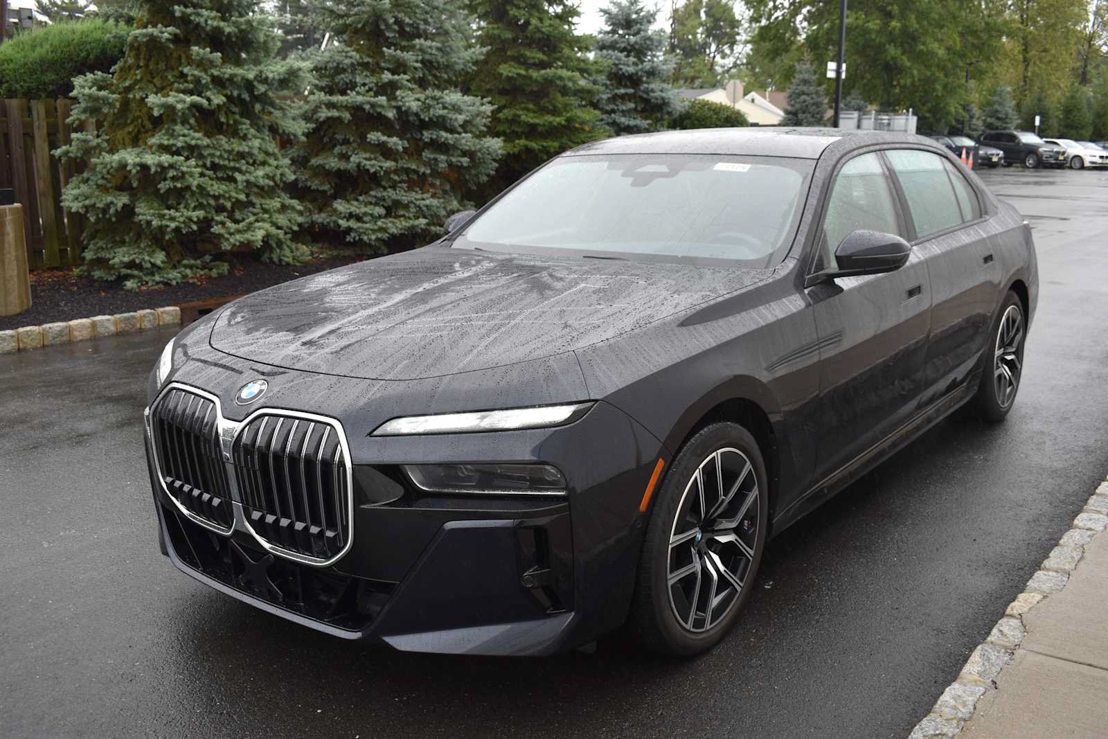Used 2024 BMW 760i xDrive AWD/4WD image 3