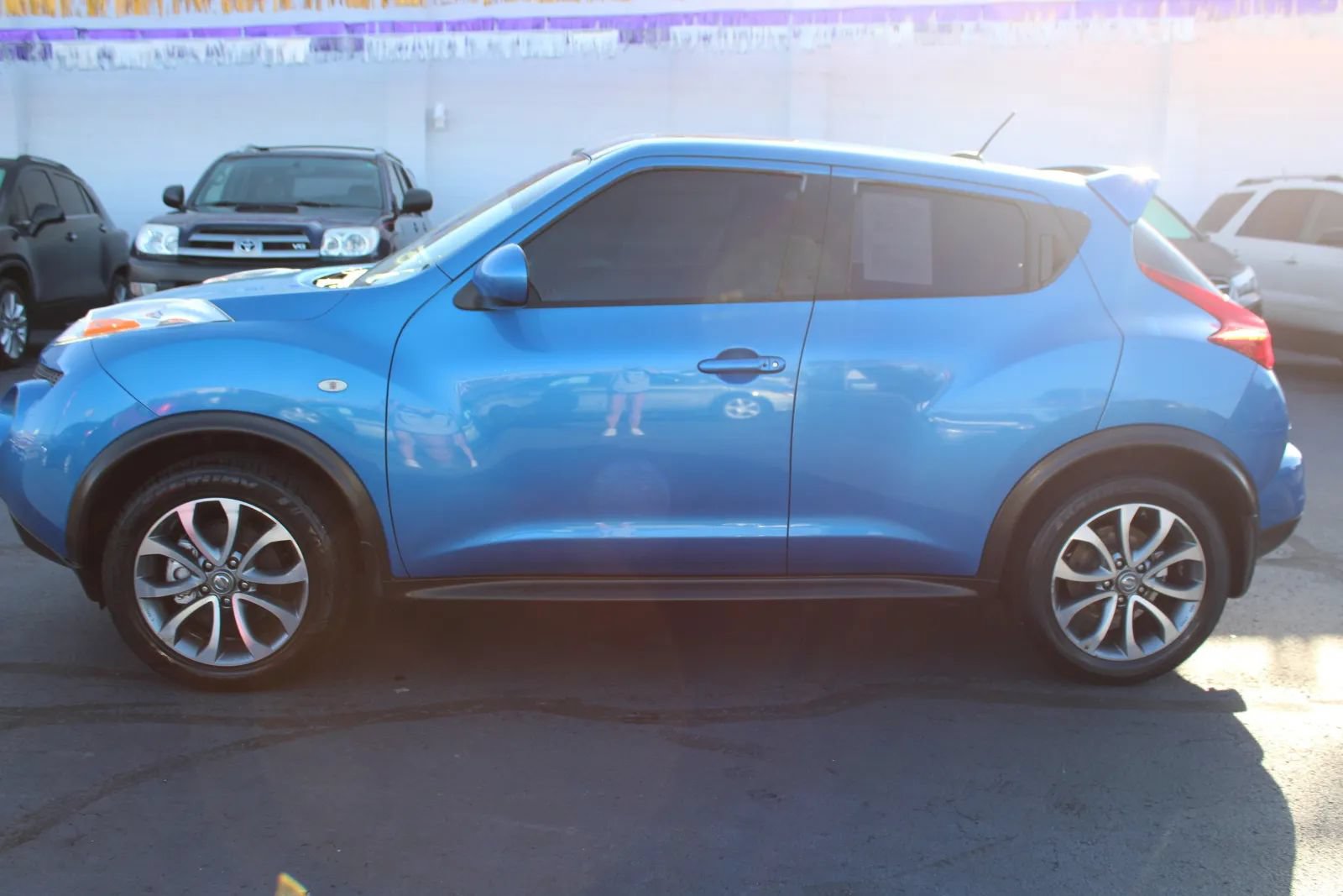 Used 2011 Nissan Juke SL w/ Sport Pkg AWD/4WD image 2