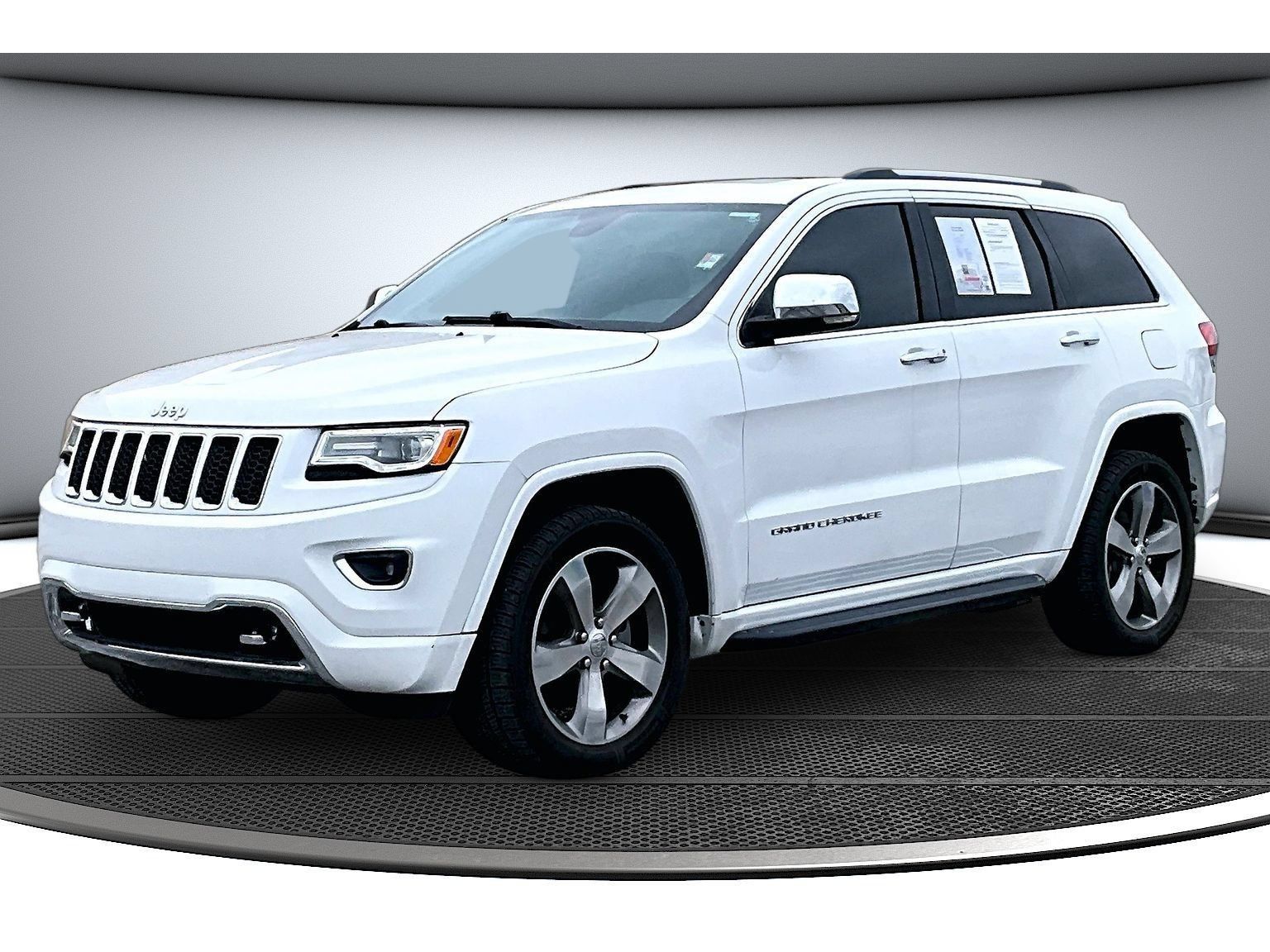 Used 2016 Jeep Grand Cherokee Overland AWD/4WD image 16