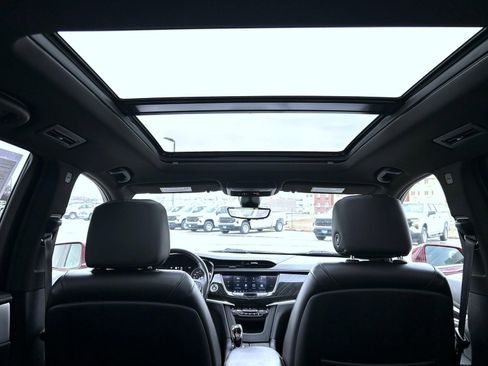 Used 2020 Cadillac XT6 Premium Luxury image 24