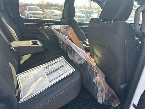 New 2026 RAM 1500 4x4 Crew Cab image 10