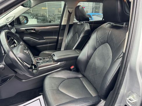 Used 2022 Toyota Highlander Platinum image 14