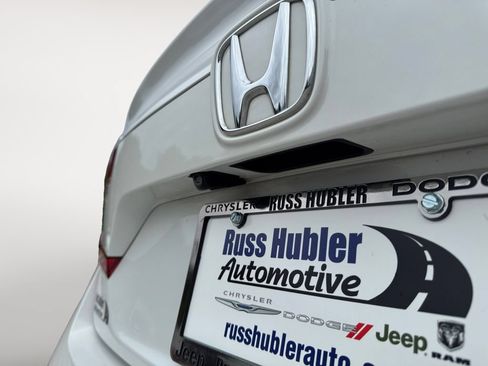 Used 2019 Honda Accord Touring image 6