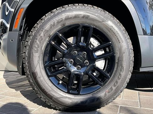 New 2026 Land Rover Defender 110 S AWD/4WD image 12