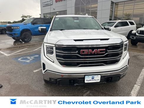 Used 2024 GMC Sierra 1500 SLT image 9