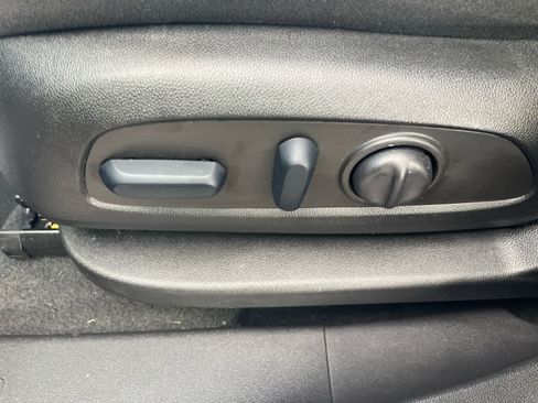 Used 2022 Chevrolet Equinox LT image 11