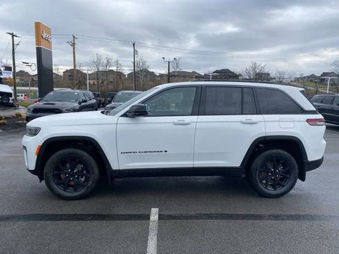 New 2026 Jeep Grand Cherokee Altitude AWD/4WD image 6