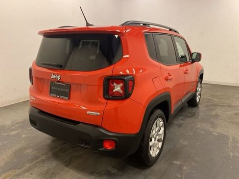 Used 2017 Jeep Renegade Latitude w/ Cold Weather Group AWD/4WD image 6