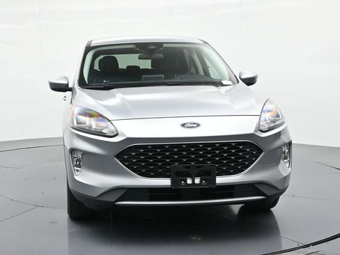 Used 2022 Ford Escape SEL w/ Technology Package AWD/4WD image 3