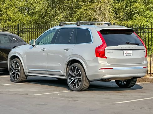 Used 2023 Volvo XC90 B6 Plus AWD/4WD image 5