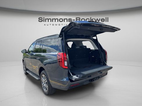 Used 2025 Ford Expedition Active AWD/4WD image 9