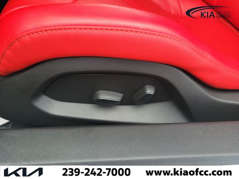 Used 2026 Chevrolet Corvette Stingray Coupe w/ 1LT RWD image 15