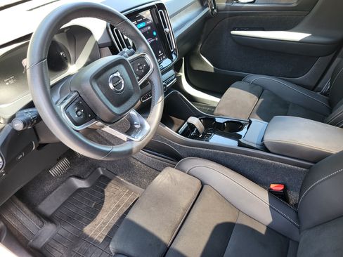 Certified 2023 Volvo C40 P8 Recharge Ultimate w/ Protection Package Premier AWD/4WD image 10