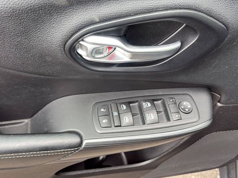 Used 2016 Jeep Cherokee Limited AWD/4WD image 25