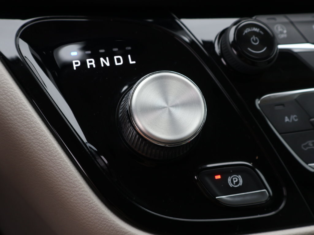 Used 2021 Chrysler Pacifica Touring-L FWD image 34