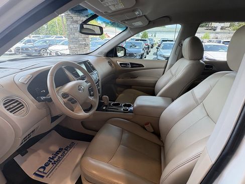 Used 2015 Nissan Pathfinder SL w/ SL Tech Package FWD image 23