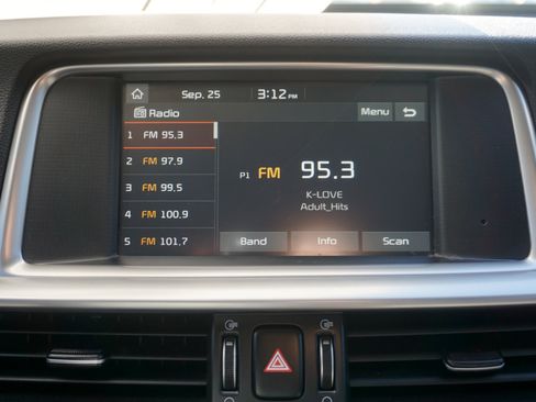 Used 2020 Kia Optima LX image 11