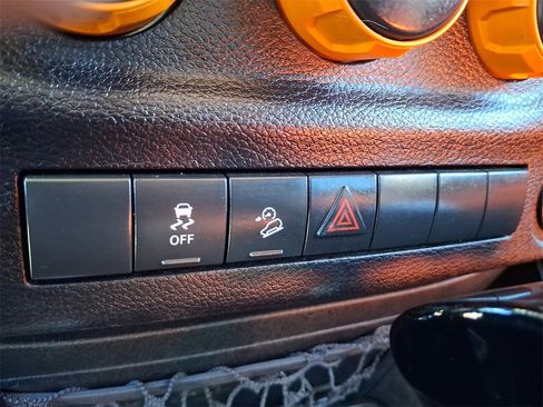 Used 2018 Jeep Wrangler Unlimited Sport S image 23